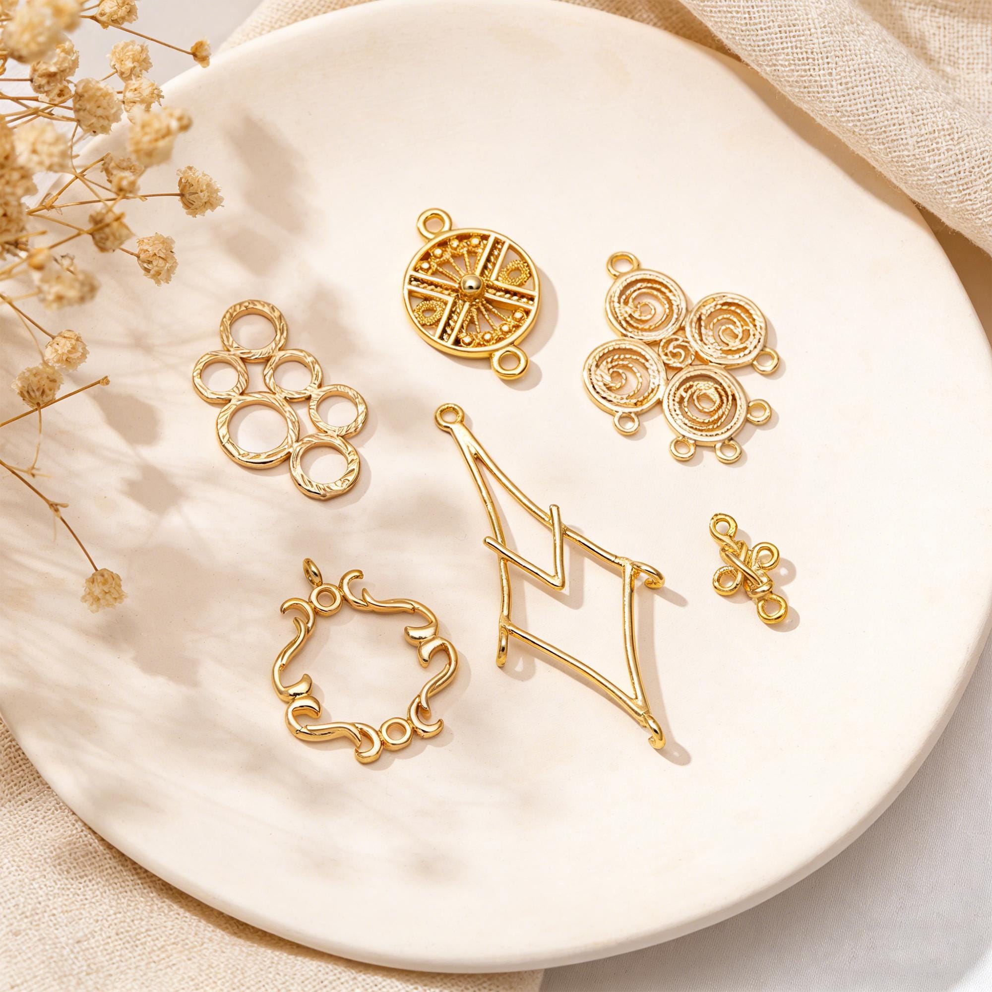 10pcs Gold Rhombus Geometric Charms: Geometric Brass Connector Pendants (GB-3091)
